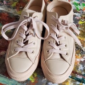 Nude converse
